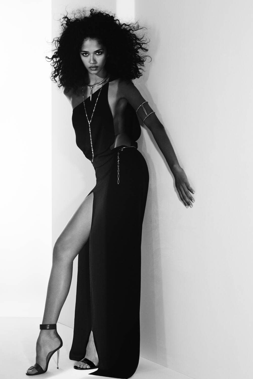 Tom Ford: Ready-To-Wear SS25 - 10 Magazine